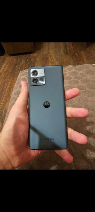 Продавам телефон Моторола