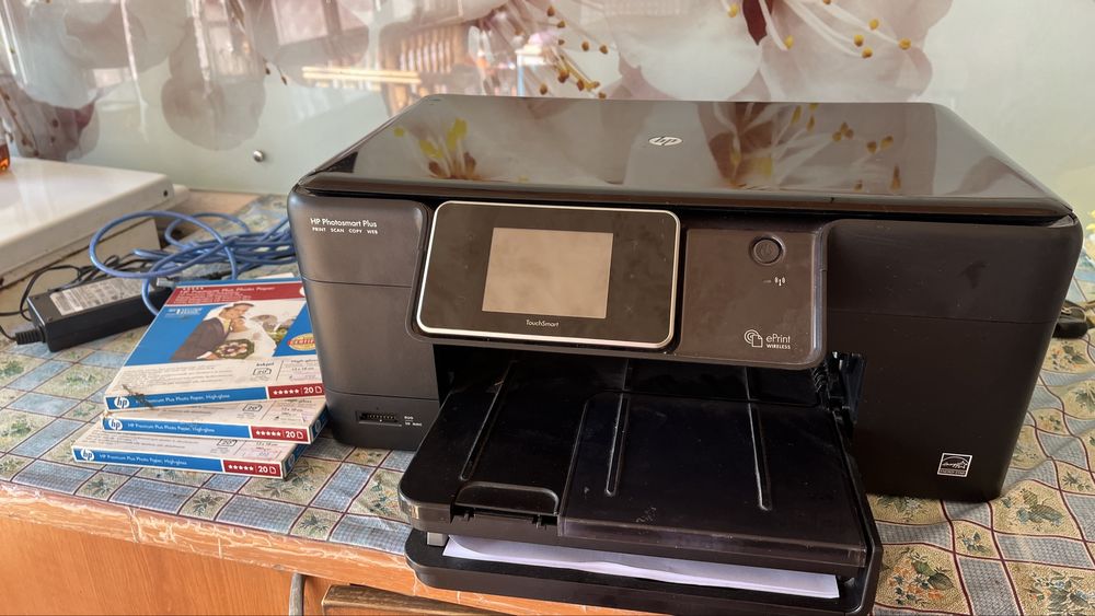 Продам принтер HP Photosmart plus