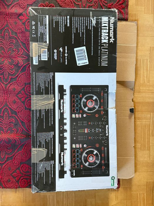 Продавам DJ контролер Numark DJ Mixtrack Platinum купуван от Германия