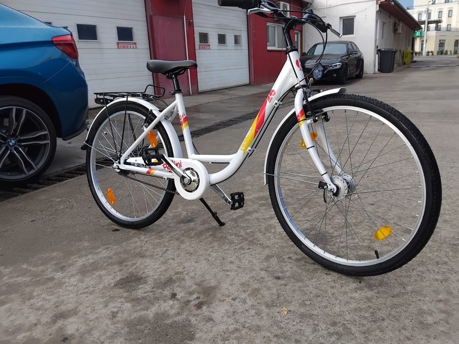Vând bicicleta din aluminiu pentru damă