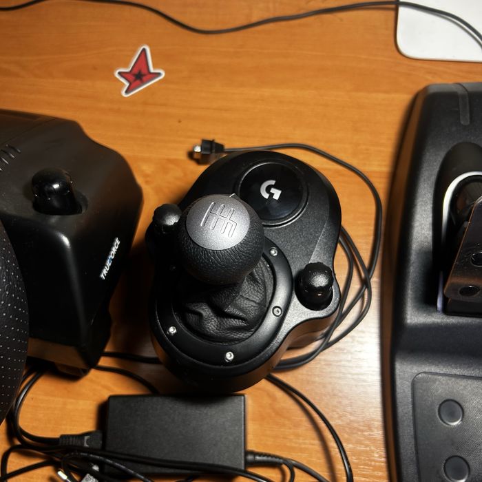 Руль Logitech G923 + коробка передач (для PC / PS4 / PS5)
