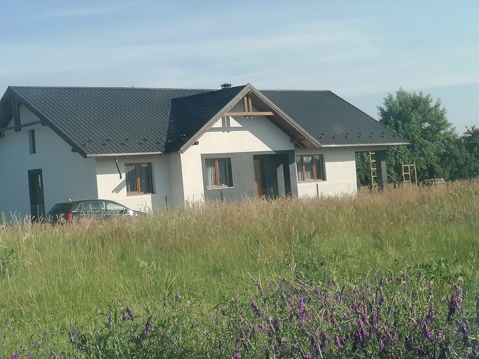 Casă nouă  la 11 km de oraș, 162.000 euro