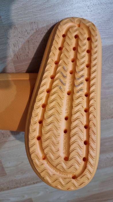 Slapi papuci BALENCIAGA nr 41 unisex din spuma ultra confortabila