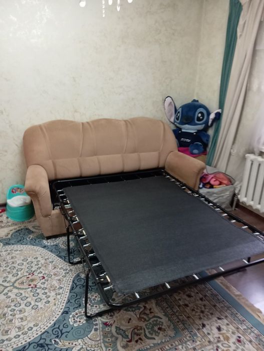 Продам диван кровать в отличном состоянии. Матрас тоже в отличном сост