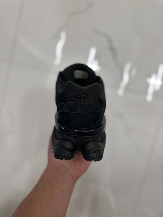 New Balance 9060 “Triple Black”