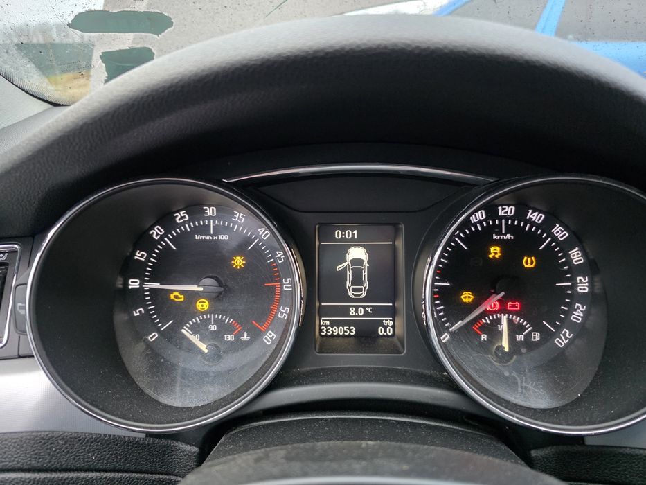 De vânzare! Skoda Superb 2011 2.0 diesel Avariată