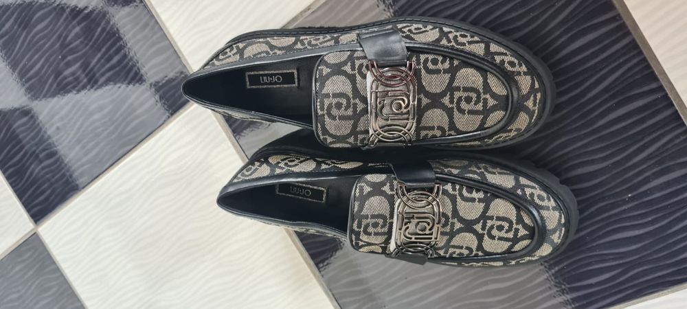 Pantofi slip negri..