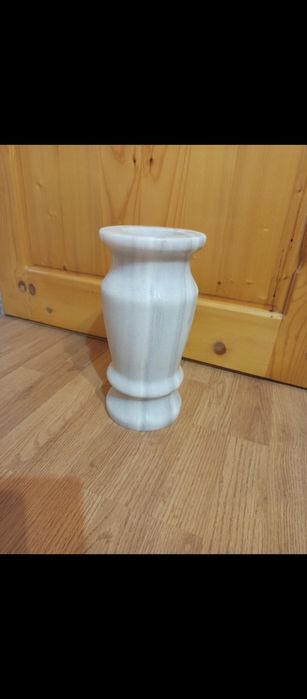 Мраморна    ваза