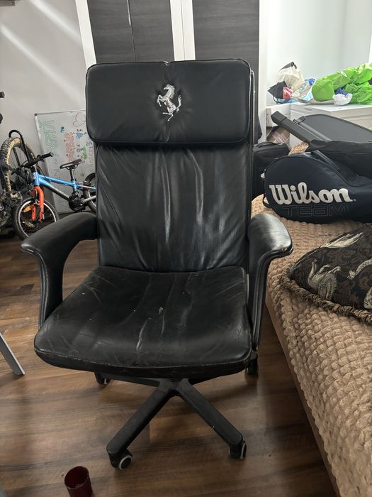 Scaun birou din piele Ferrari