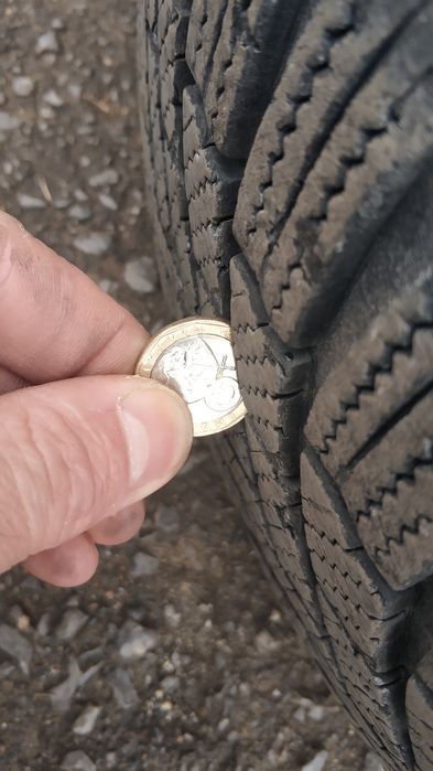 Гуми Bridgestone blizzak 215 60 17