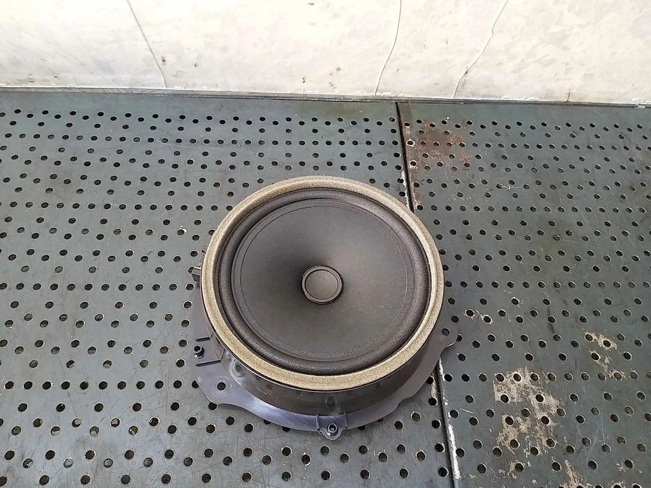Boxa audio stanga spate land rover range rover evoque 2 l551 k8d218808bb