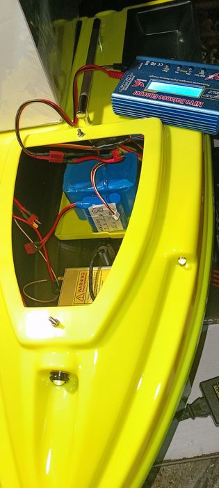 Лодка за захранка