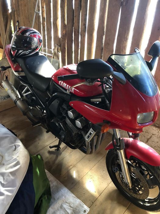 Motocicleta Yamaha