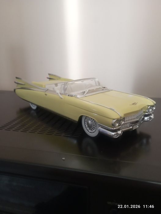 Продам модель кадиллака