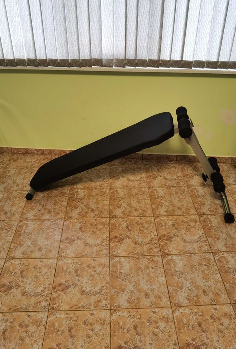 Продавам лежанка за коремни преси Kettler