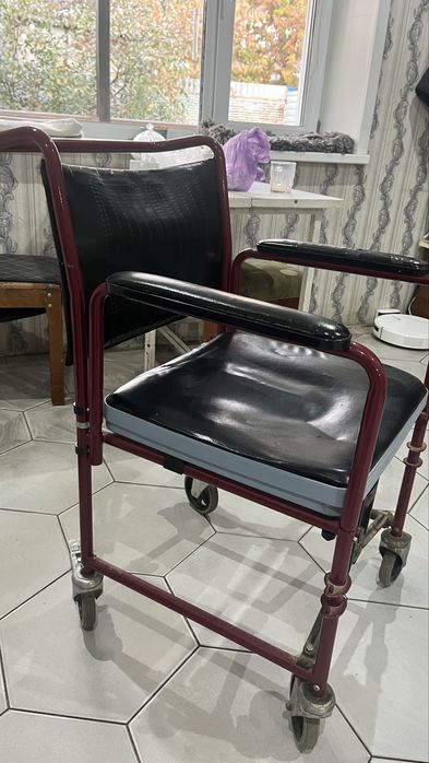 Продам инвалидное кресло
