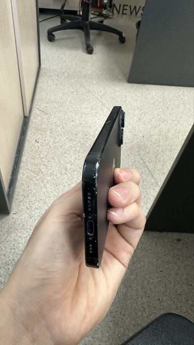 Продам IPhone 15 128 GB