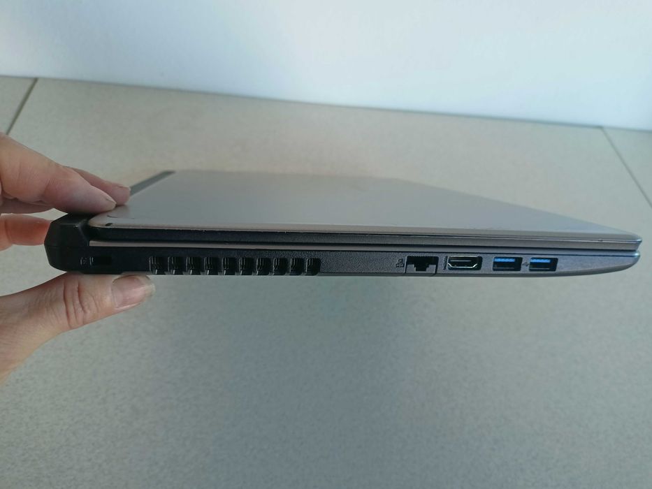 Laptop Medion E6429 disp 15,6 Pentium 4405u ram 8 ddr4 ssd 128g Bat 5H