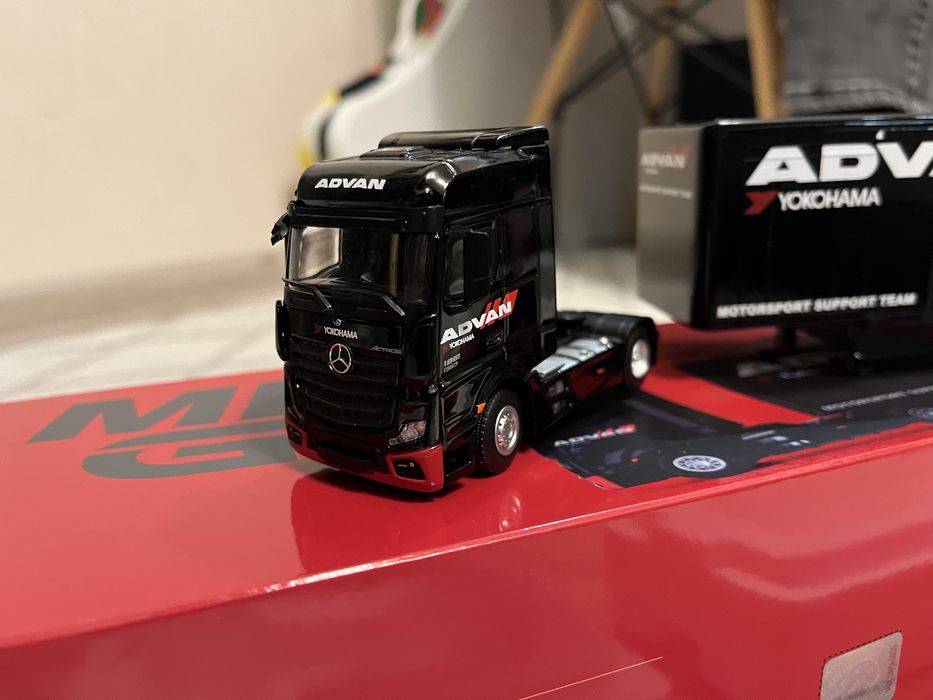 Mini GT Mercedes-Benz Actros with Racing Transporter ADVAN #741