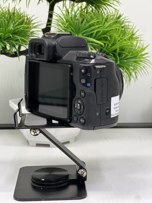 Фотоаппарат EOS M50