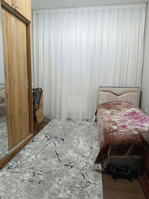 Nurafshon city  3 xonali uy birinchi qurilgan 4 talik gishtli uylardan