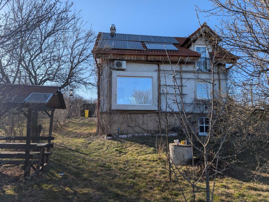 Inchiriez o casa speciala in natura langa Sibiu