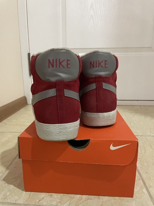 Кроссовки Nike красного цвета 45-го размера