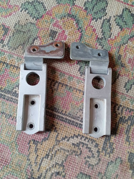 Петля  багажника ВАЗ 2111 универсал.