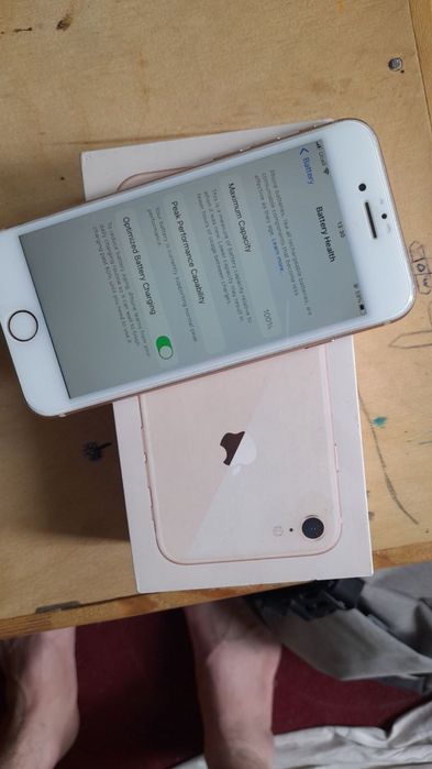 iPhone 8 LLA 64gb uu