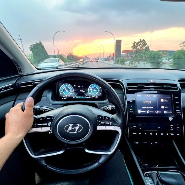 Hyundai tucson 
2l eng fulli ponaramma bor 
Rangi GK2 
Kraska toza 
65