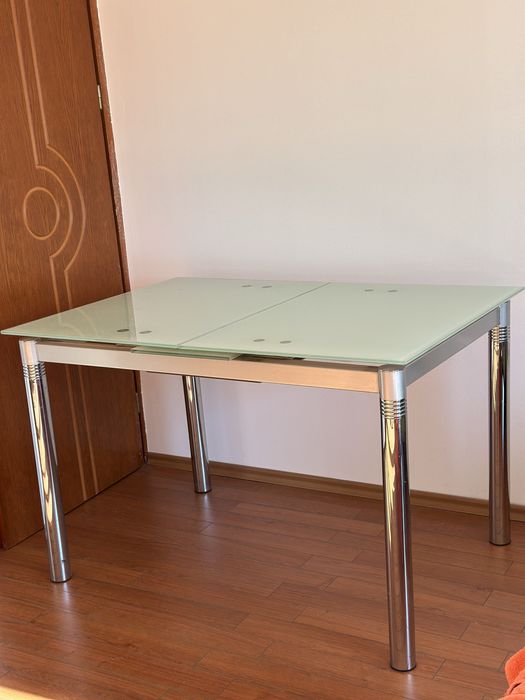 Стъклена трапезна маса ( разтегателна)