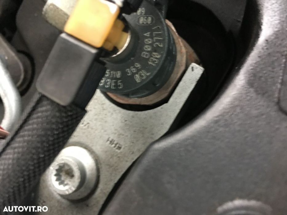 Injector Injectoare Audi A1 A3 A4 A5 A6 Q3 Q5 TT 2.0TDI CFF CFG CFH CGL CJC COD : 0445110369
