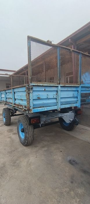 Traktor prseb sotiladi