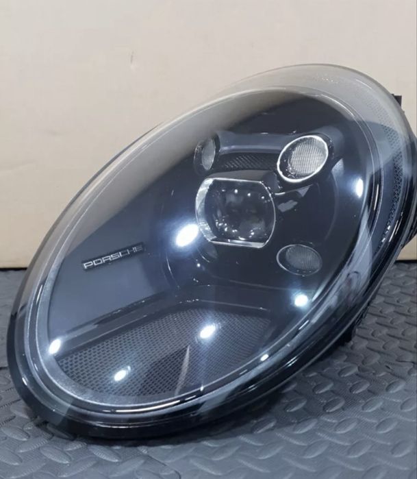 Порше 911 992 GTS Matrix фар ляв