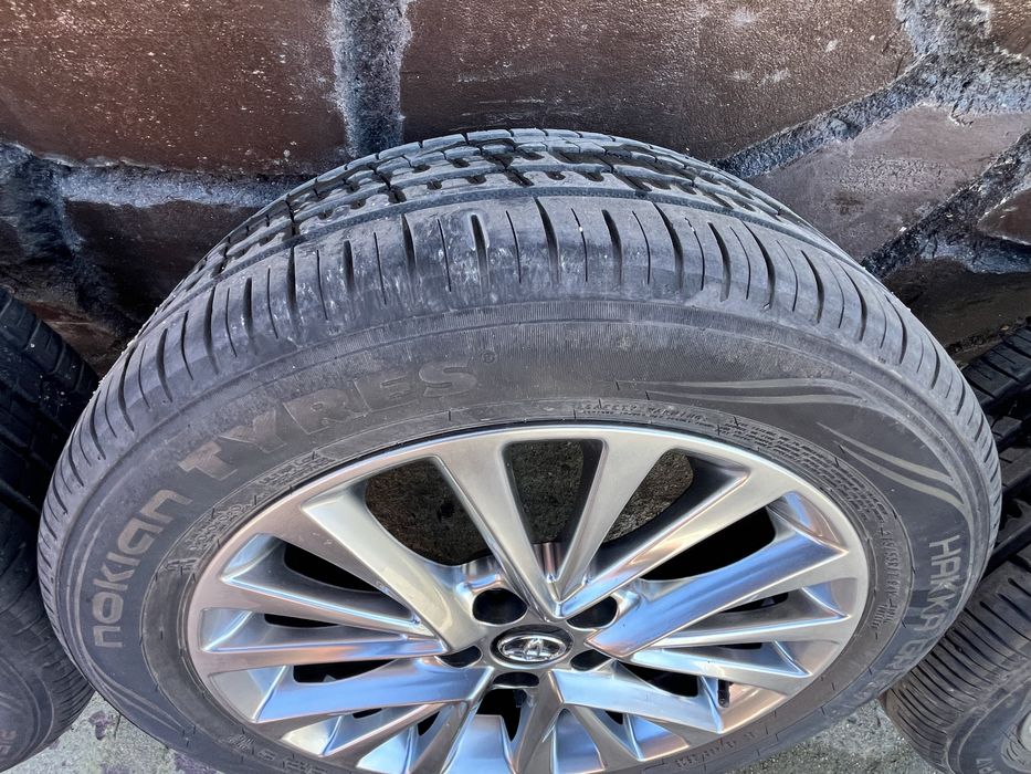 Продам комплект летних колес на Camry