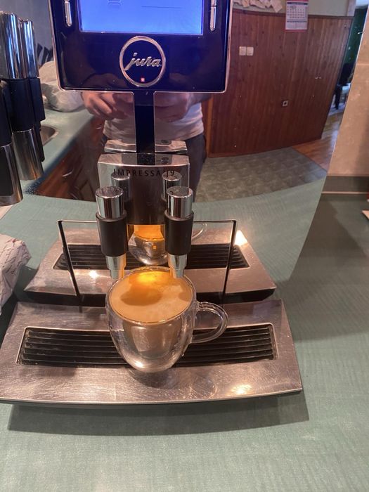 Каферобот Jura Impressa J9