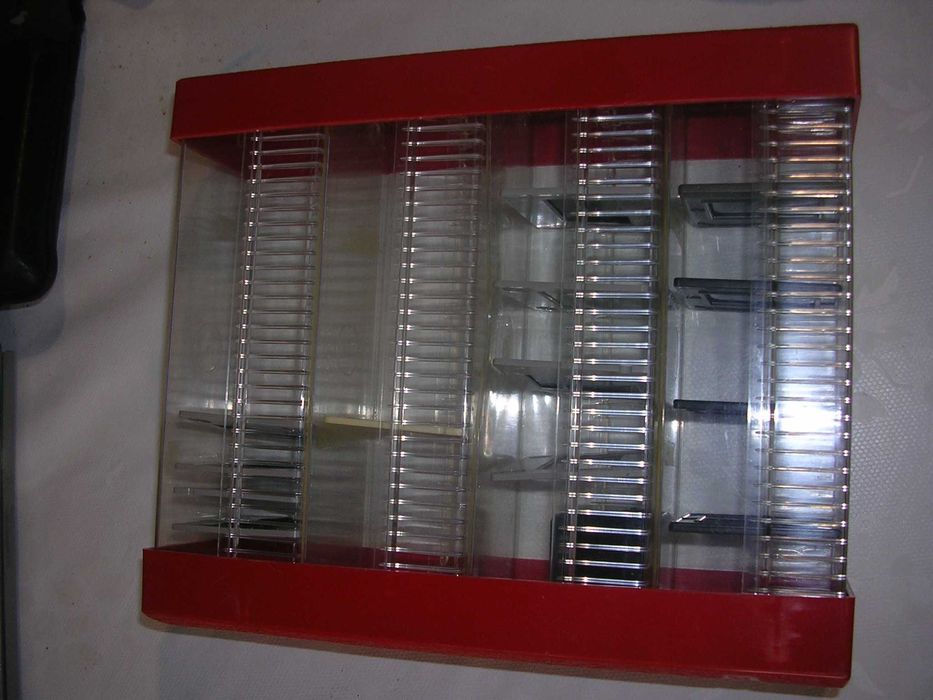 Кутия за диапозитиви и рамки ГДР