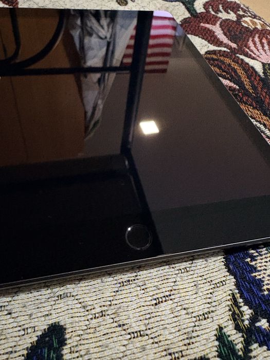 Продам IPAD 9 срочно