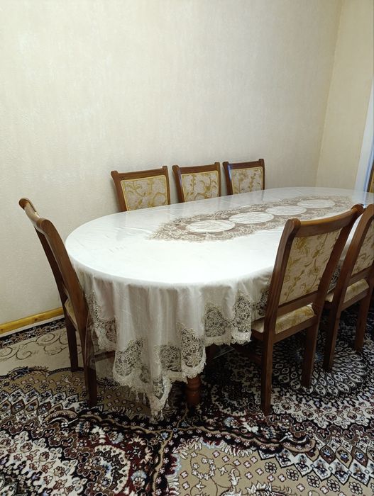 Продам стол и стулья