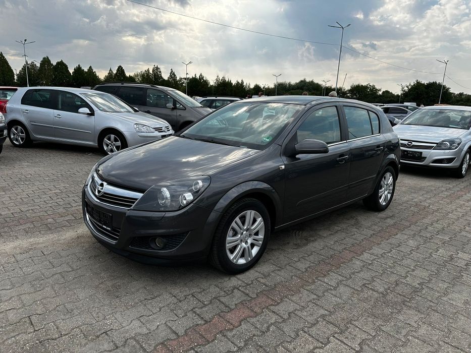 Opel Astra H - 1.6i 116CP - Xenon * Climatronic * Semi-Piele