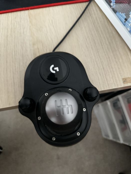 Volan cu pedale si schimbator Logitech G29