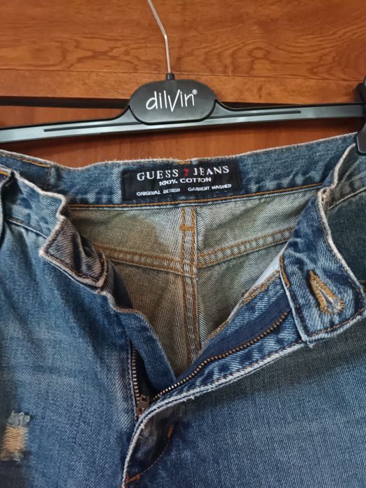 Дамски дънки на GUESS