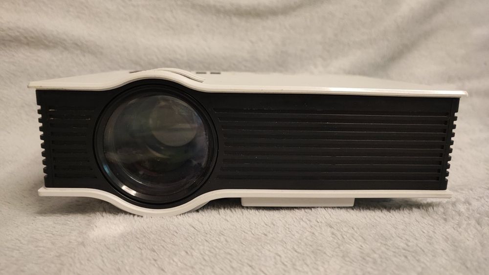 PS4+,волан с педали+12 игри+ДВА ДЖОИСТИКА+ПРОЖЕКТОР