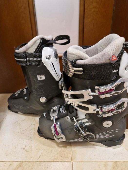 Ски Rossignol Famous 8, 149 см + обувки Nordica NXT N2 размер 24