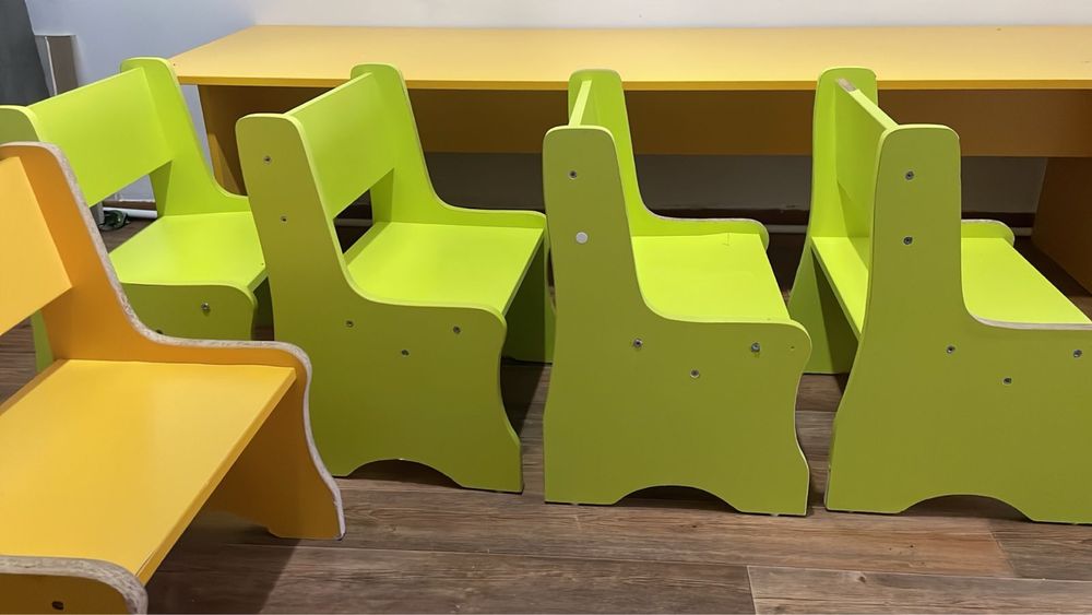 6 стульчиков и 2 стола