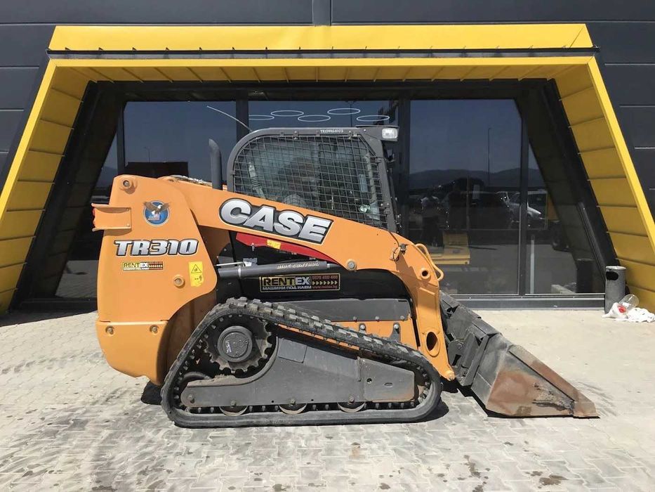 Верижен мини челен товарач 3900 кг. Case TR310