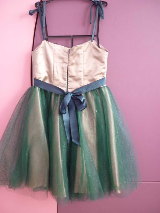 Абитуриентска рокля