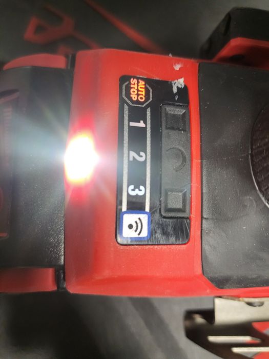 Incarcator special+2 bat Milwaukee +alte scule in poze