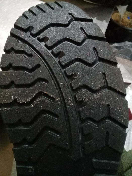 продам  ботинки, кеды - все новое