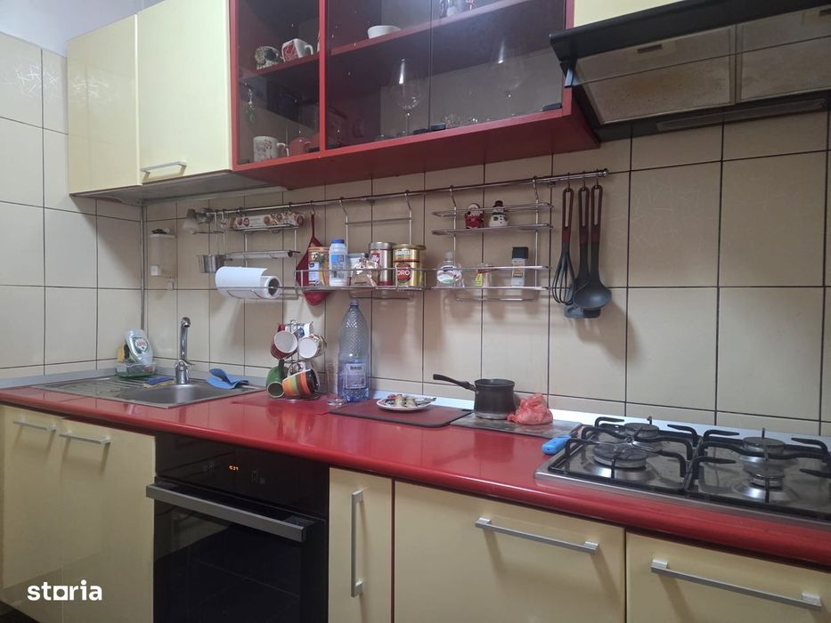 Apartament 3 camere, etaj 1/10, str. Toporasi, Sector 5, balcon, lift